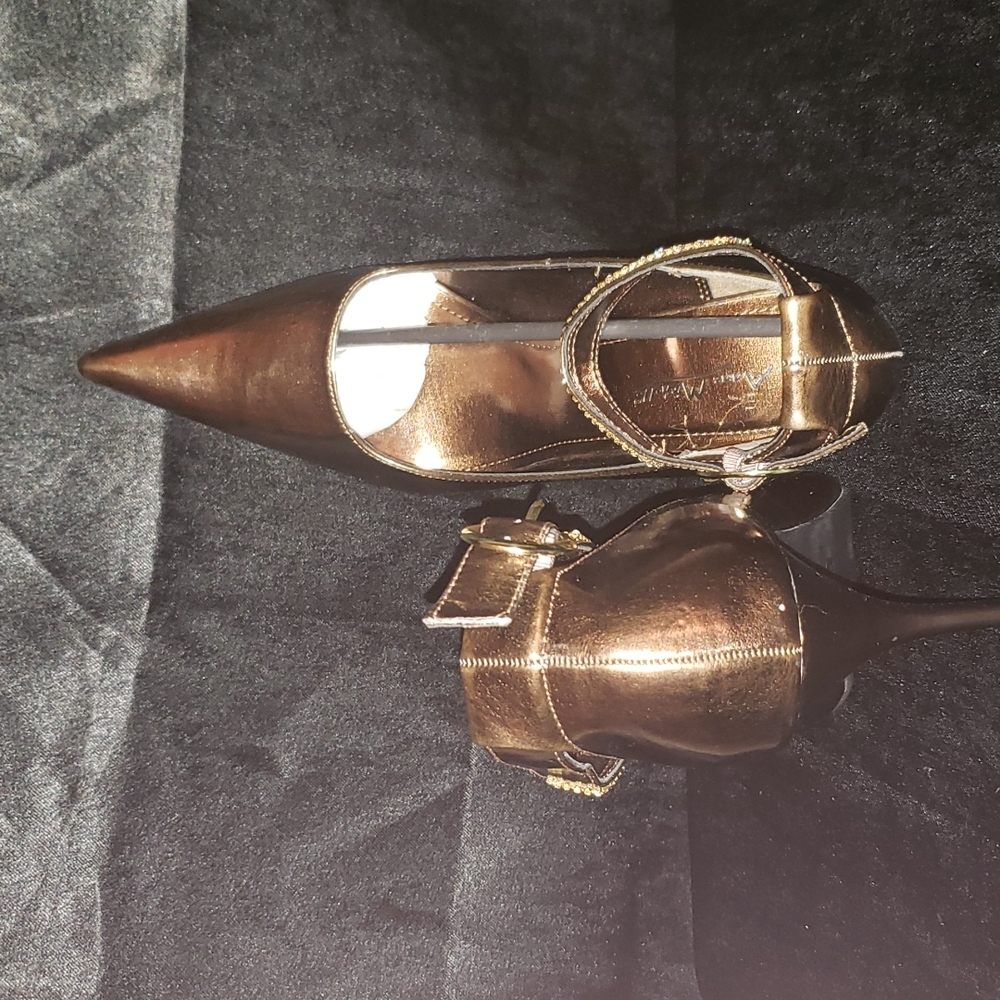 Bronze color heels - Picture 2 of 3